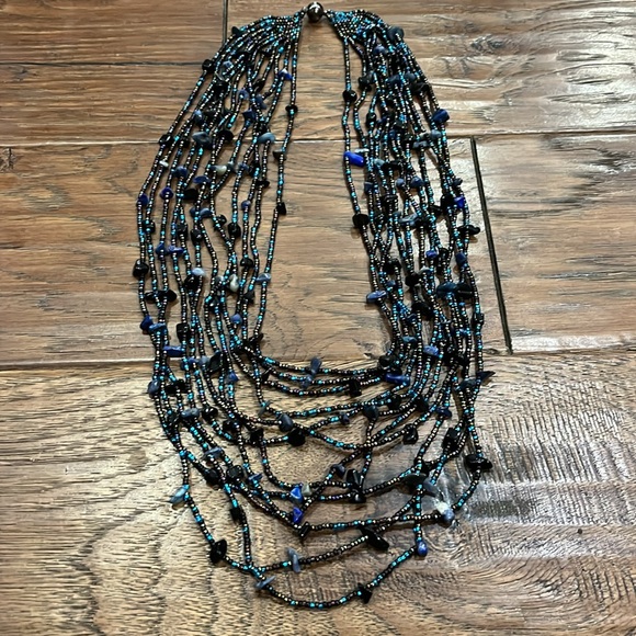 Blue beaded layered necklace - Picture 2 of 2